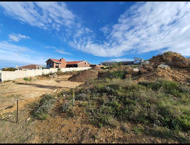 LAND FOR SALE IN DANA BAY